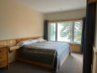 The Canopy at Pine Cone Lodge - Bed and Breakfast Park Rapids