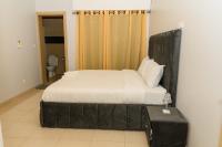 Spacious & bright bedroom - B&B Dakar