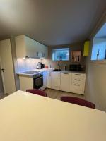 Modern basement apartment - Bed and Breakfast Stavanger