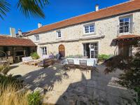 Villa familiale La Finca du champ de l'eau Avec sauna jacuzzi proche de Disney et Paris - B&B Crécy-la-Chapelle