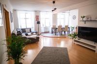 Spacious 8-Person Apartment in the Heart of Prague - Ferienwohnung Prag