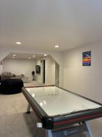 Updated Spacious Home & Hot Tub - B&B Spokane Valley