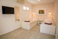 Estudio con vistas al jardín