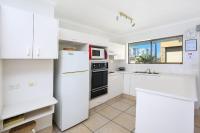 Lowanna Unit 14, 24 Bulcock Beach Esplanade, Bulcock Beach - B&B Caloundra