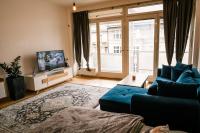 Bright 120m apartment 2BR Balconies near Castle - B&B Praga