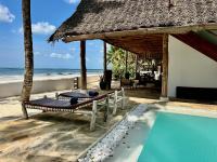 Beachfront Turtle House with Private Pool ZanzibarHouses - B&B Kiwengwa