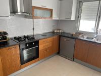 Stylish 2-Bedroom Apartment - B&B Boumhel El Bassatine