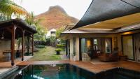 Black River 4-Bedroom Villa, Pool & Mountain View - B&B Grande Rivière Noire