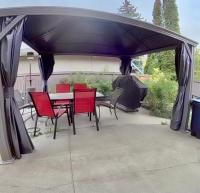 Beautiful Suite Fenced yard Kitchen Laundry - B&B St. Albert