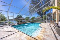 Plunge into Joy & Bayfront Magic at Seaside Escape - Villa Seabird - B&B Apollo Beach