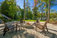Lakefront Home with Private Beach Access & Hot Tub - Ferienwohnung Milton