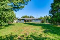 Walk to Rogue X: Medford Family Home w/ Large Yard - Chambres d'hôtes Medford