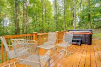 Soak in Hot Tub, Explore Outdoors Cleveland Cabin - B&B Cleveland