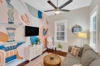 Pink Magnolia Cottage by Lucky Savannah - B&B Savannah