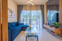 Holiday in Paphos, Prime Location Resort Pools, Jacuzzis, Harbor & 300m to the Beach - Chambres d’hôtes Paphos