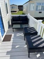 Sea Esta Beautiful 2 Bedroom Caravan At Sealbay Resorts, - Chambres d'hôtes Selsey