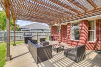 Fenced-In Yard: Family Home 4 Mi to Dtwn Killeen! - B&B Killeen