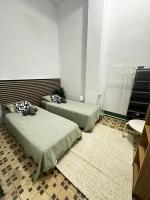 1- Habitación interior con aire acondicionado y con baño independiente - B&B Valencia