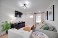 'Zen Haven' Lakefront Erie Home w/ Shore Access - Bed and Breakfast Erie