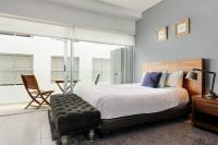 One-Bedroom Loft Apartment with One Queen Bed