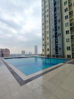 Vietnam Theme Kamuning MRT GMA 7 EDSA Veranda Pool Gym Netflix - B&B Manila