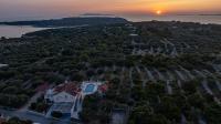 Holiday house with Pool Villa Maja - B&B Vela Luka