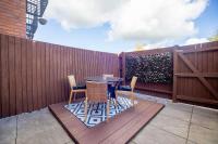 Canary House By RentMyHouse - Bed and Breakfast Hereford