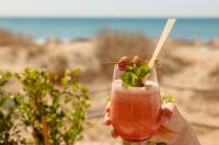 Beachfront apartment with terrace, pool and tennis court in Costabella, Marbella - Chambres d'hôtes Marbella