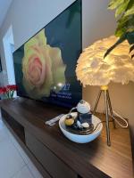 Cozy Modern Condo with Pool & City Access - B&B Bayan Lepas