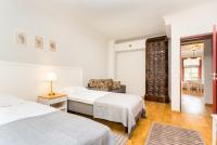 Apartamento con balcón