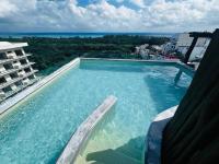 Seaview Studio steps from the Quinta Av and beach! - B&B Playa del Carmen