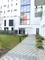 Incredible Luxury Apt with Garage and Tram Station - B&B Praga