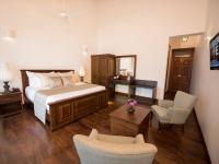 Chambre Lit King-Size - Vue sur Piscine