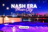 NEW Nash Eras - 15 Beds - Hot Tub on Rooftop Deck - Bed and Breakfast Nashville