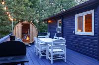 Iconic Chalet with Sauna, Hot Tub, Fire Pit, Plunge - B&B Harper's Ferry