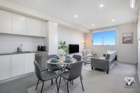 KozyGuru | Merrylands | Balcony Chic with Parking - Chambres d’hôtes Merrylands
