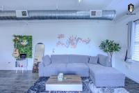 The Stallion #305 - Walk to Attractions - Modern Spacious 1BD Loft in Memphis Downtown - B&B Memphis