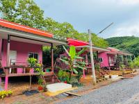 ตาแอกะยายแดงโฮมสเตย์ - Chambres d'hôtes Ban Rong Khue