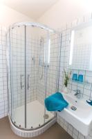 Habitación individual básica con baño compartido