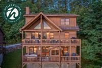 4BR Cabin with Ski Resort, Mtn Views & Hot Tub - B&B Mars Hill