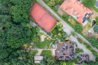 LUX VILLA Swimming pool-Tennis court-Home cinema - Chambres d'hôtes Wilkanowo