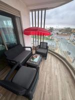 Appartement neuf avec piscine, balcon et à deux pas de la mer" - B&B Bouznika