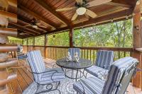 Cabin Retreat - Private Hot Tub & Pool Table - Chambres d'hôtes Sevierville