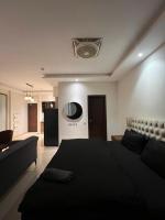 BRISTOL-STUDIO w GYM & POOL - Ferienwohnung Lahore