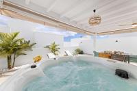 Miranda al Mar Jacuzzi Privado Frente al Mar by Bayside - Chambres d'hôtes Costa Teguise