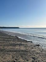 Beachside - Stunning sea view townhouse across the road from the beach - B&B Kilkeel