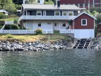 Fantastic house with seafront property in Gryllefjord - B&B Gryllefjord