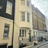 Beautiful 4 Bedroom Townhouse in Central Mayfair - Bed and Breakfast Londen