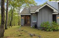 Cozy 2BR Townhouse with Mountain Views & BBQ - B&B Lake Harmony