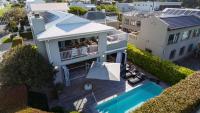 Villa Armonia with large sun deck and pool - B&B Hermanus